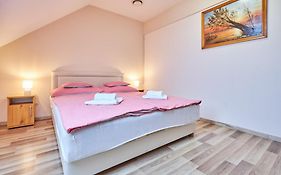 Ada Apartmanhaz