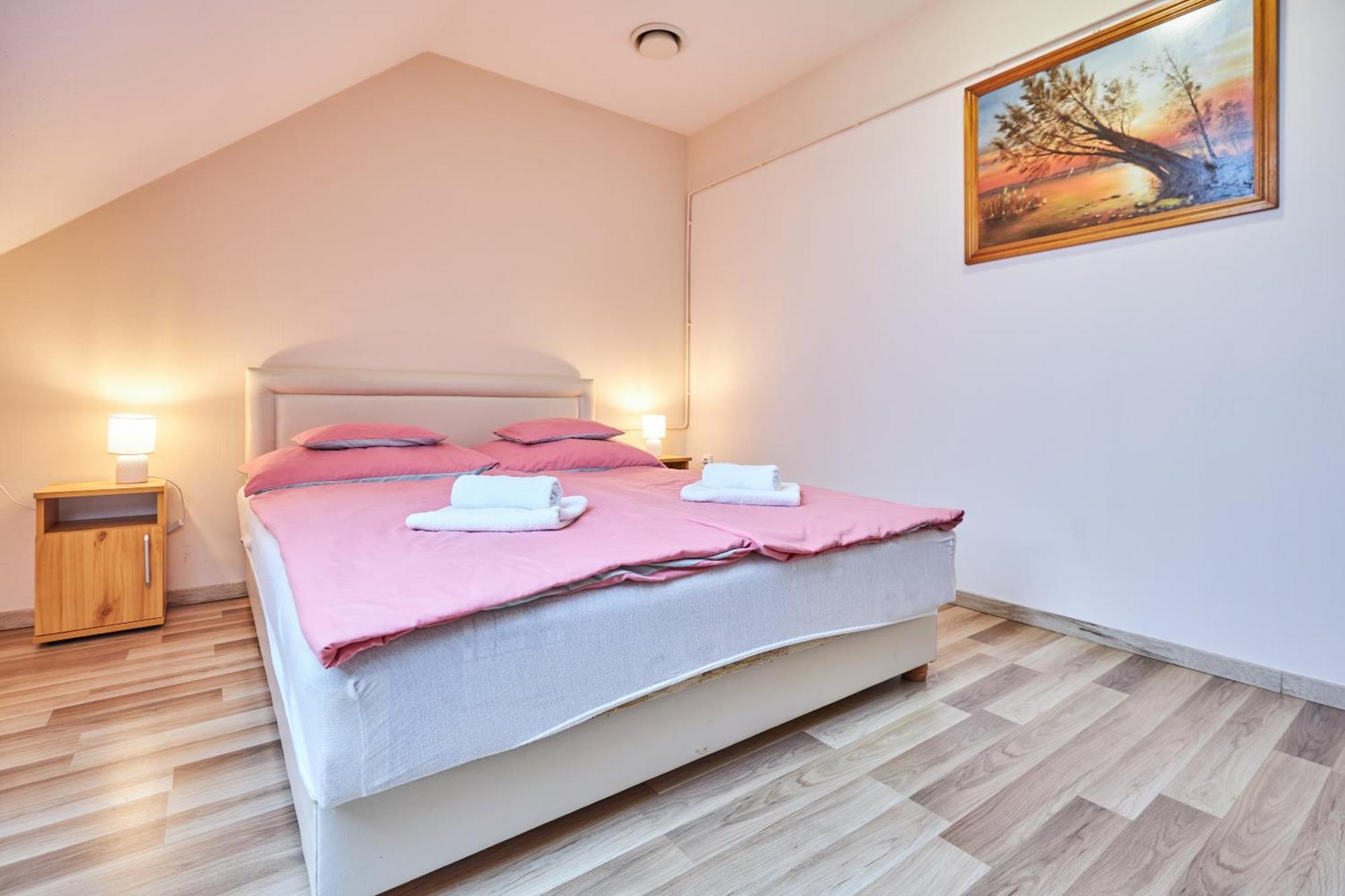 Ada Apartmanhaz Hajdúszoboszló Zewnętrze zdjęcie