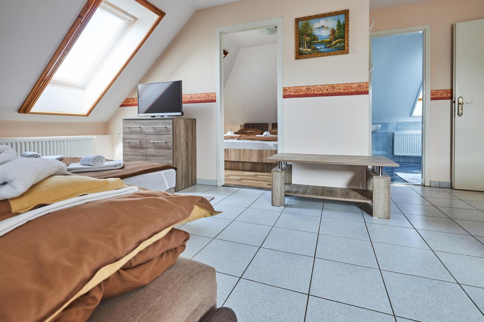Ada Apartmanhaz Hajdúszoboszló Zewnętrze zdjęcie