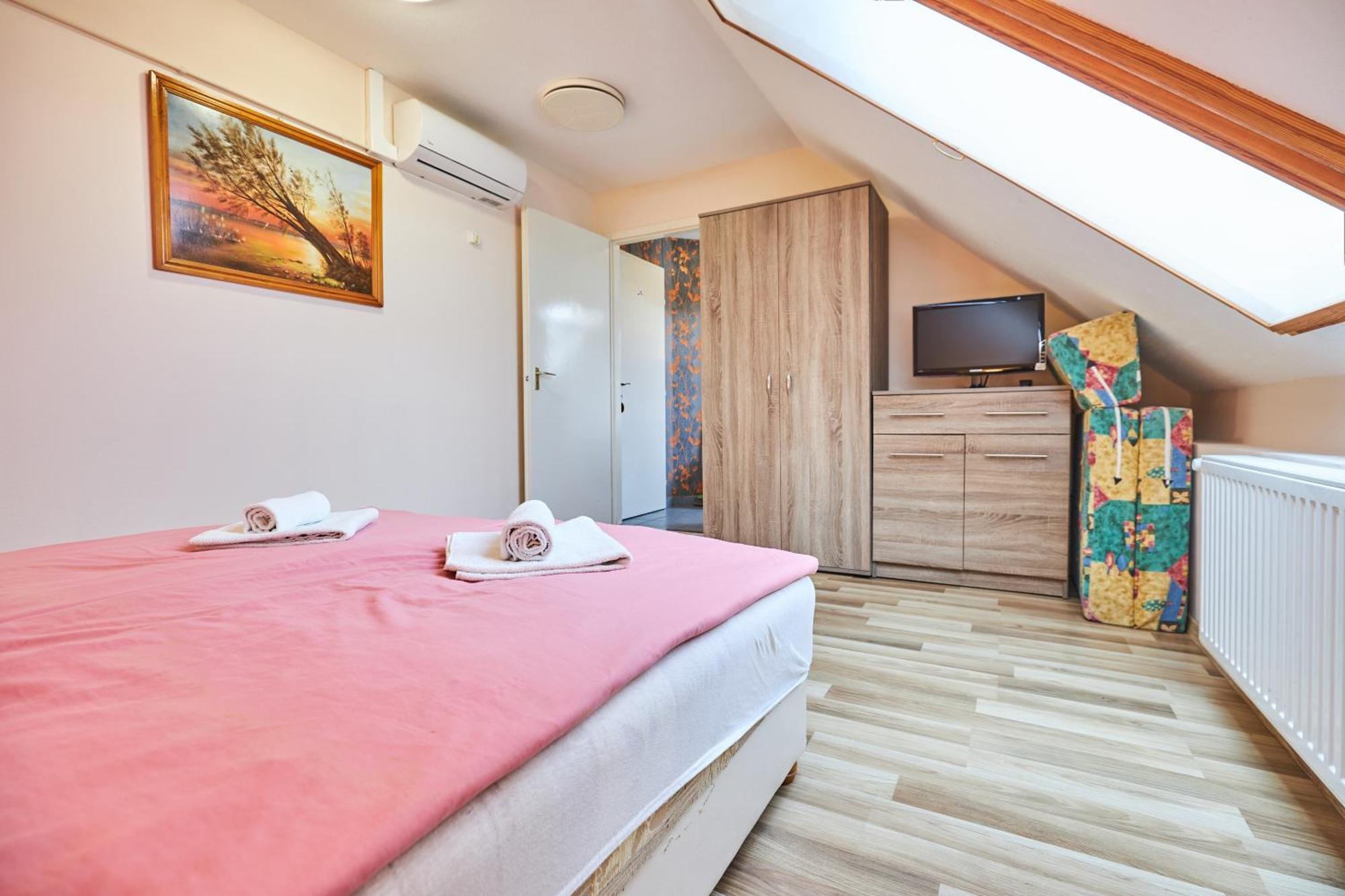Ada Apartmanhaz Hajdúszoboszló Zewnętrze zdjęcie